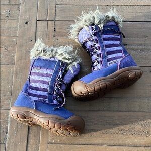 Keen Wapata faux fur Purple Winter Boots